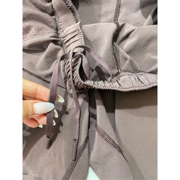 Lululemon X Barry’s Boot Camp Collaboration stronger together shorts size small - Picture 2 of 7